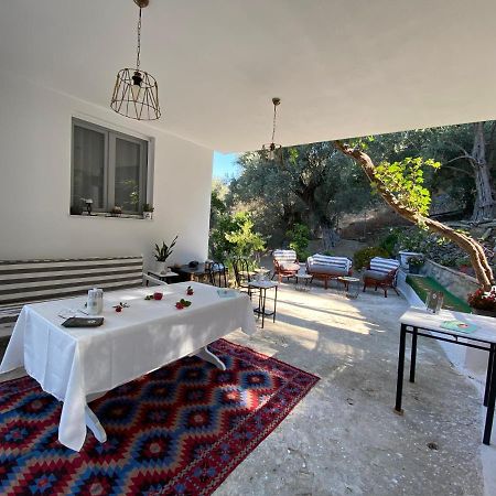 דירות House With Beautiful Garden In פלומרי מראה חיצוני תמונה